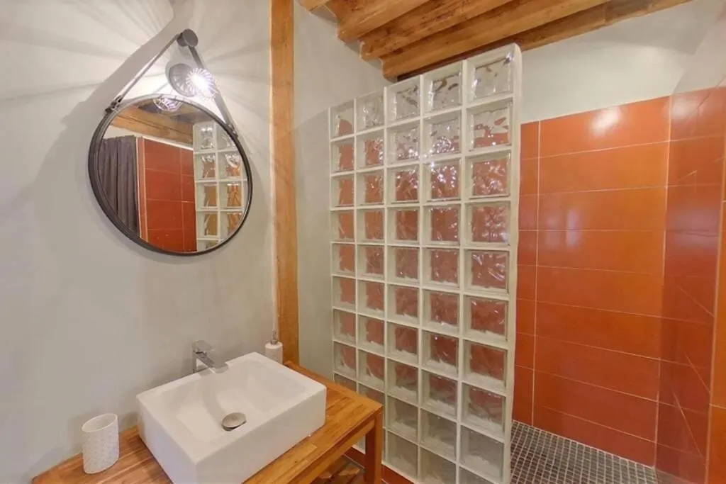 Maison De Charme Dans Le Centre Historique , Wifi Clim 6 Pers Calme Et Confort Apartment Arles